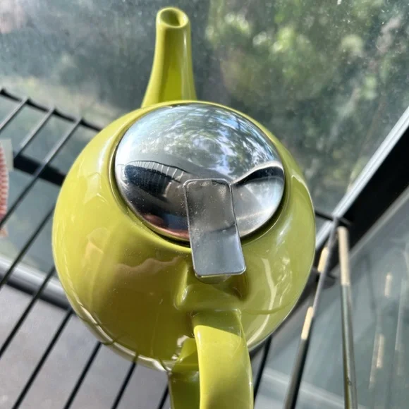 Certified International Tea Collection Lime Green Teapot w Infuser & Hinged Lid - Picture 5 of 9